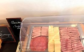 BRIT HOTEL Le Lion d'Or CHINON