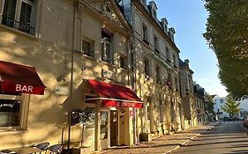 BRIT HOTEL Le Lion d'Or CHINON